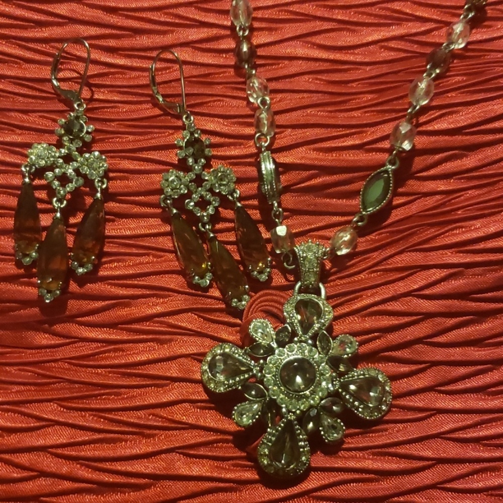 Necklace & earrings